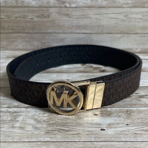 Twist Reversible Michael Kors Brown and Black with Gold Buckle Belt Retails $68